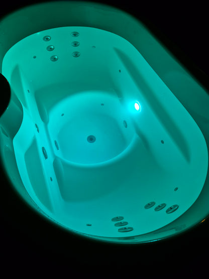 Wellness 2 DELUXE – Ovales Premium Hot Tub & Badefass mit integriertem Holzofen & Whirlpool