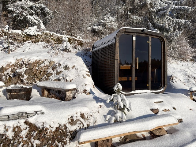 Cube Sauna im Garten Winter
