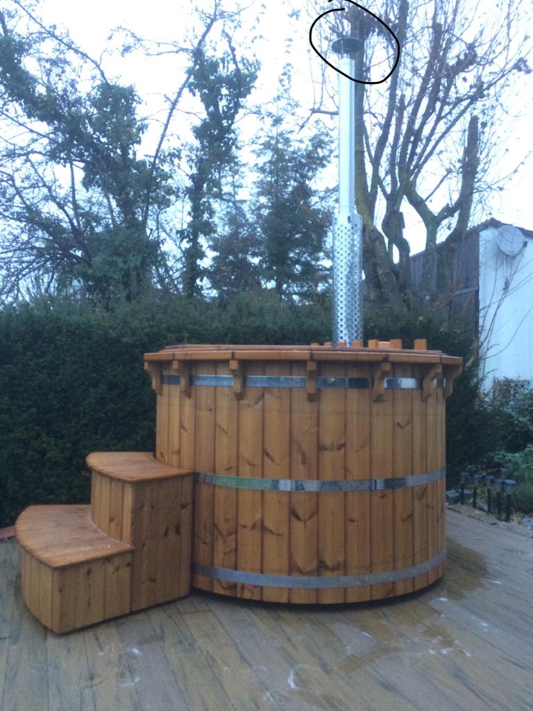 Hot Tub Badefass von GW24 bei Kunden im Garten – Foto 6