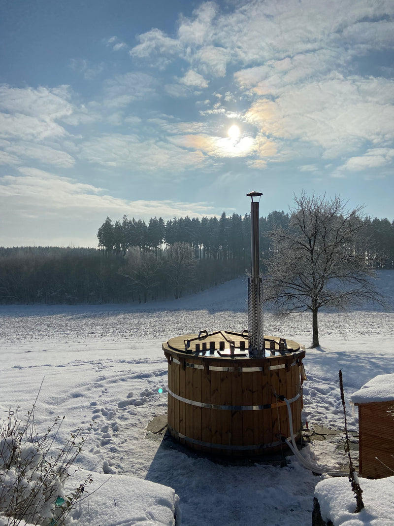 Hot Tub Badefass von GW24 bei Kunden im Garten – Foto 7